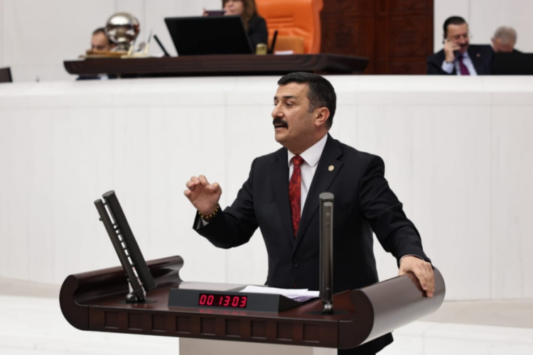 Türkoğlu Bakan Tekin'e ateş püskürdü