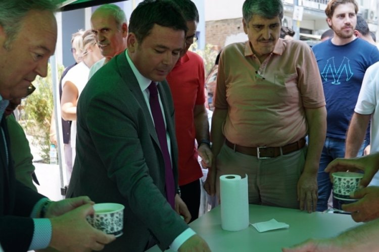 RUMELİSİAD aşure dağıttı