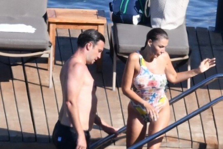 Hatice Şendil ile Burak Sağyaşar, tatilde