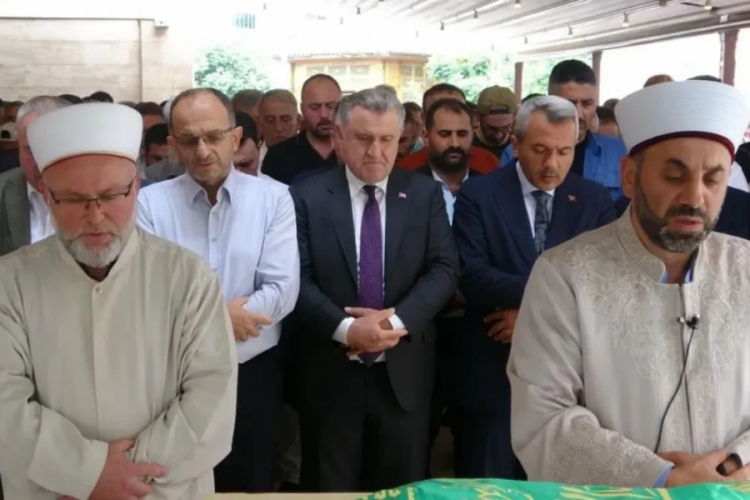 Eski Milletvekili Ayar'ın babası son yolculuğuna uğurlandı