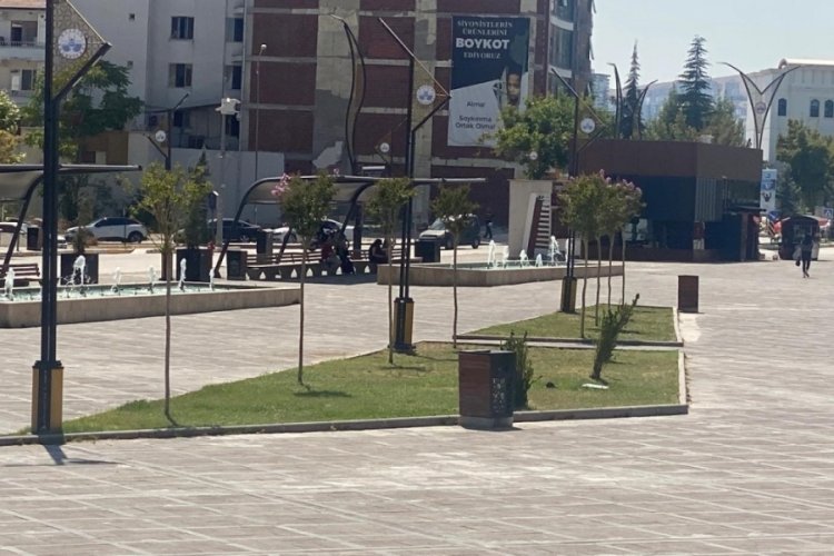 Sıcaklık 40 dereceye yaklaştı, caddeler boş kaldı