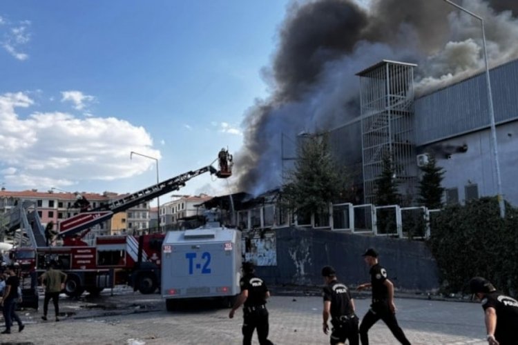 Malatya'da hırdavat mağazasında yangın