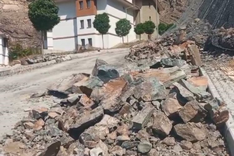 Artvin Yusufeli'de sağanak yağış hayatı felç etti!