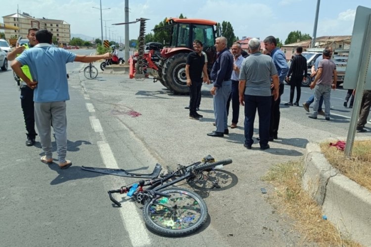 Minibüsün çarptığı 14 yaşındaki bisikletli çocuk hayatını kaybetti