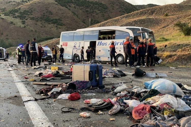 Sivas'ta otobüs kazasında ölenlerin kimlikleri tespit edildi