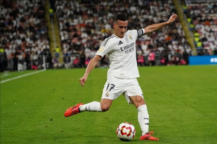 Beşiktaş, İspanyol sağ beki kadrosuna katmak istiyor.