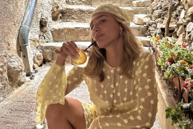 Oyuncu Melisa Döngel İtalya'da!