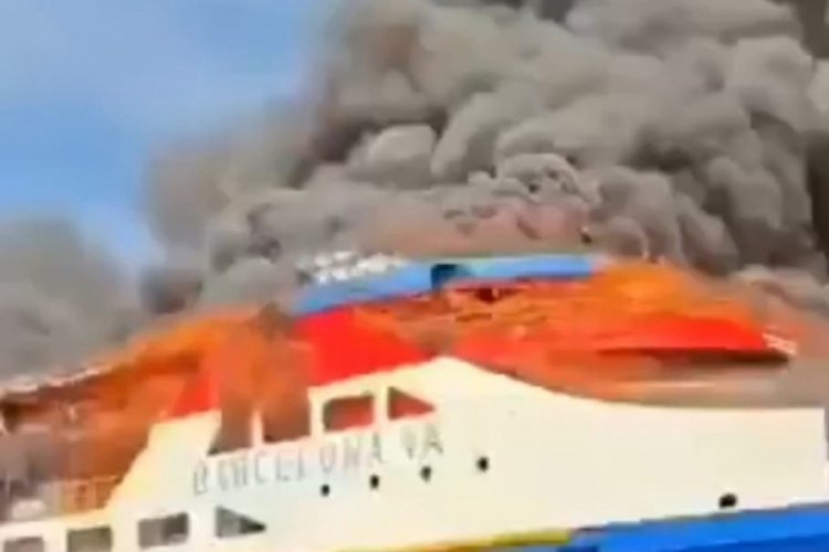 Yanan yolcu gemisinden 568 kişi kurtarıldı