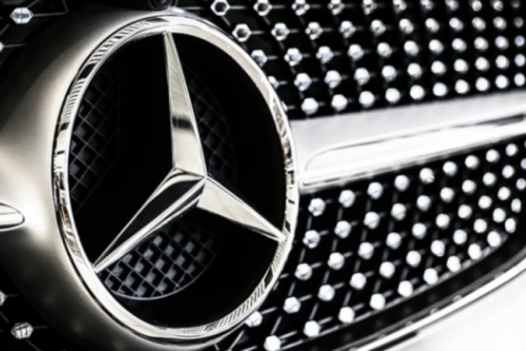 Mercedes'te skandal: 223 bin aracı geri çağıracak!