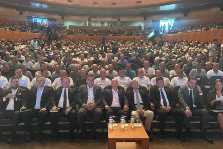 Bursa Büyükşehir Belediyesi'nden çiftçiye destek! Kartlarına kavuştular... 