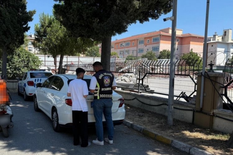 Motosikleti ile akrobatik hareketler yapan sürücüye ceza
