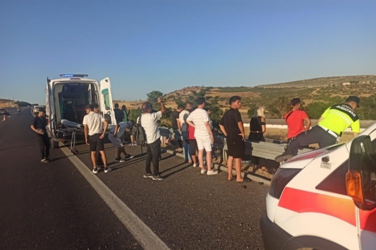 Yolcu otobüsü devrildi: 1'i ağır 27 yaralı