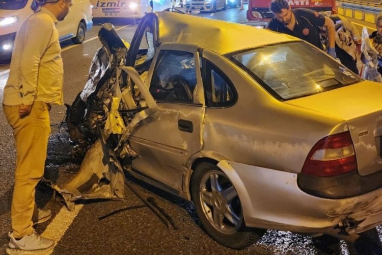 Ankara'da ters yola giren otomobil, karşı yönden gelen otomobile çarptı: 2 ölü
