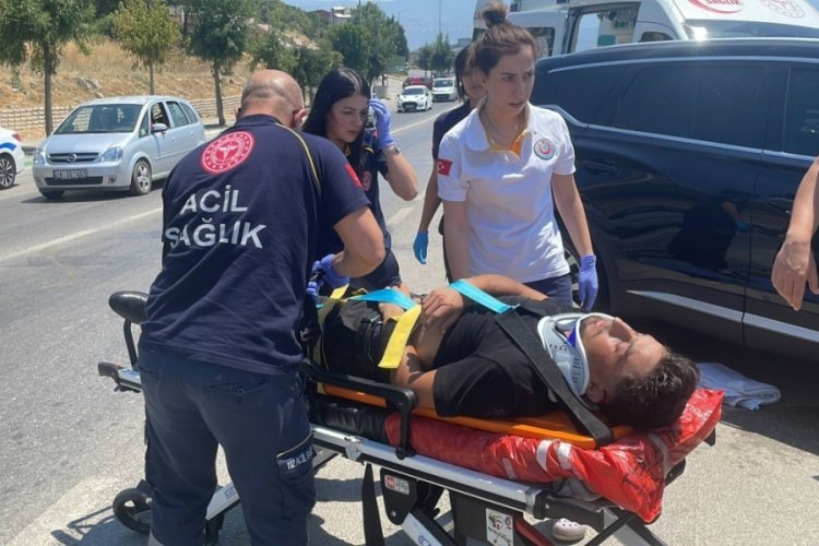 Bursa'da devrilen motosikletin sürücüsü yaralandı