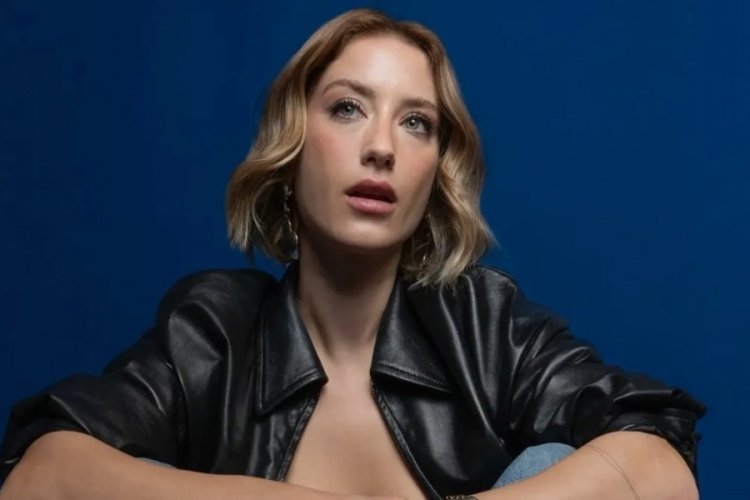 Hazal Kaya yaz imajını paylaştı