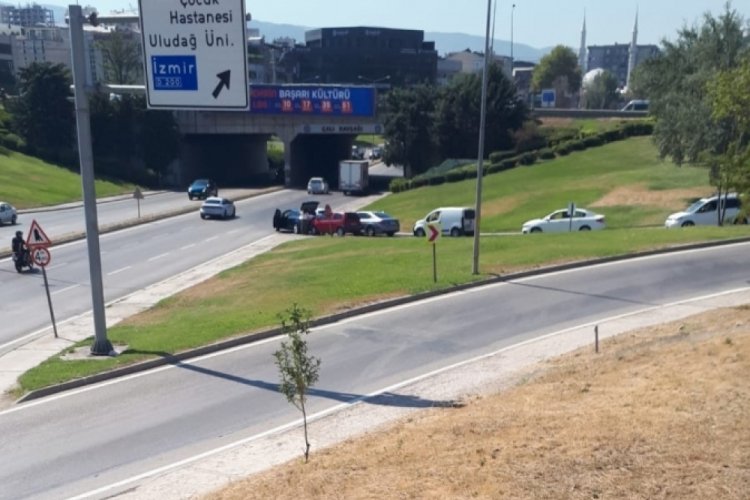 Bursa'nın ünlü caddesinde kaza! 