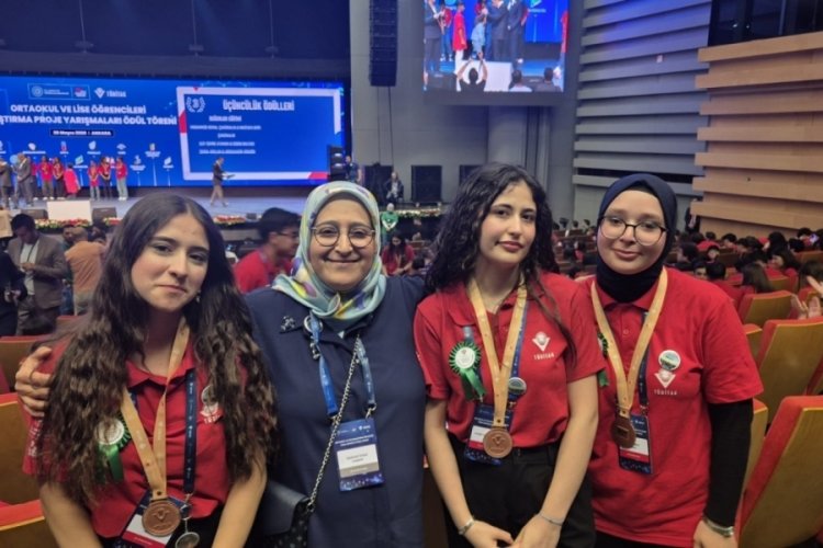 Bursa'nın kalbinde, geleceğin liderlerini yetiştiren okul: Ahmet Erdem Anadolu Lisesi