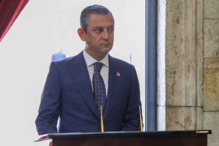 Özel, Anıtkabir'i ziyaret etti