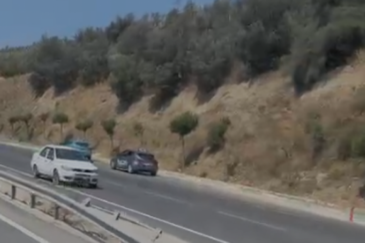 Bursa trafiğinde garip anlar! Herkesin canını tehlikeye attı