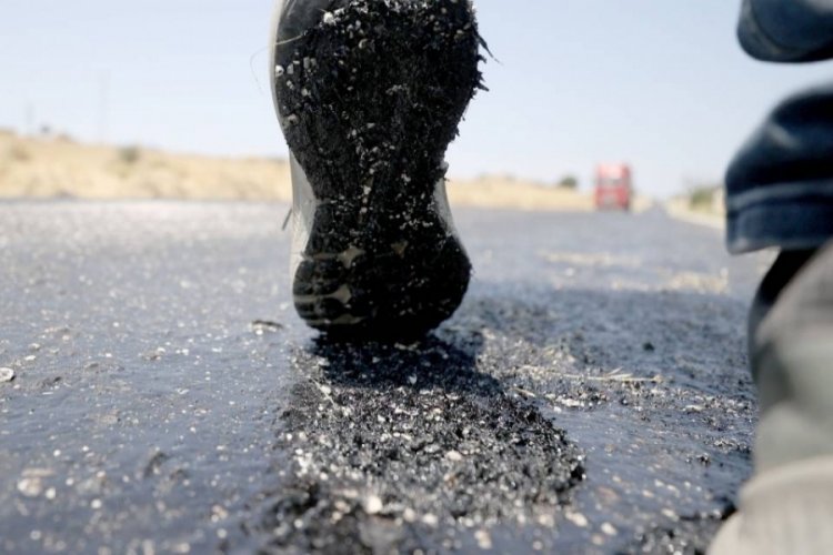 Aman dikkat! Kavurucu sıcaklar asfaltı bile eritti