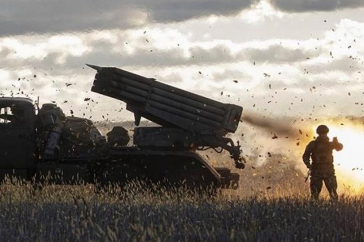 Ukrayna'nın askeri savunma ve enerji alanındaki tesisleri vuruldu