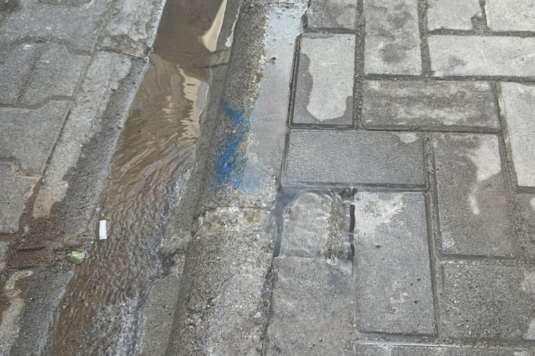 Marmaris'te 5 gündür tonlarca su boşa akıyor