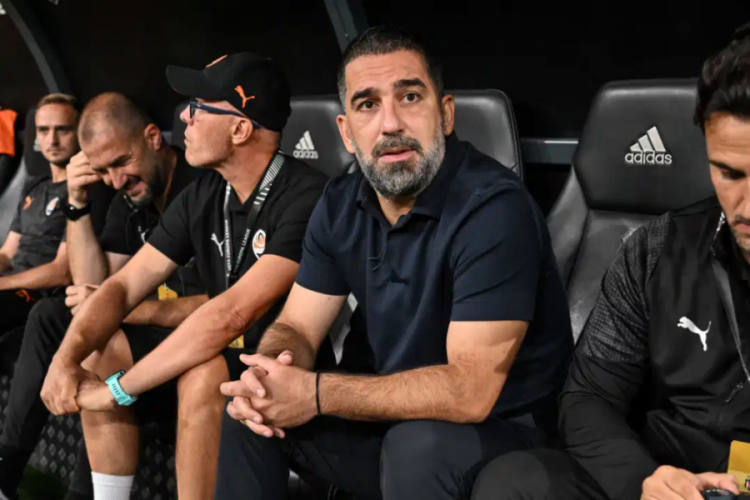 Arda Turan bir ilki yaşadı!