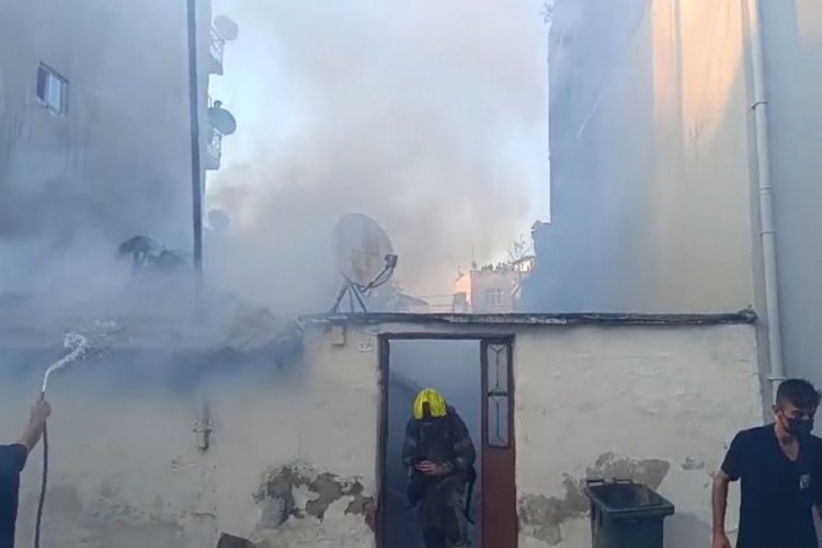 Bursa'da tek katlı evdeki yangın yarım saatte söndürüldü