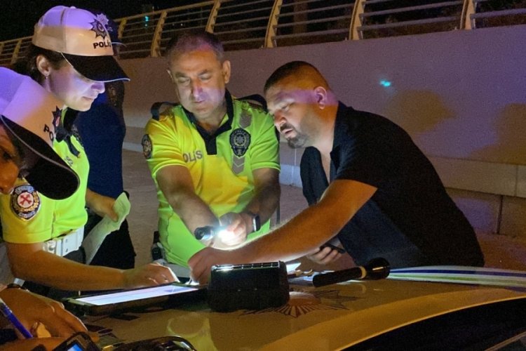 Alkollü çevirmeye girdi, ehliyeti gidince depremleri daha önceden bildiğini iddia etti