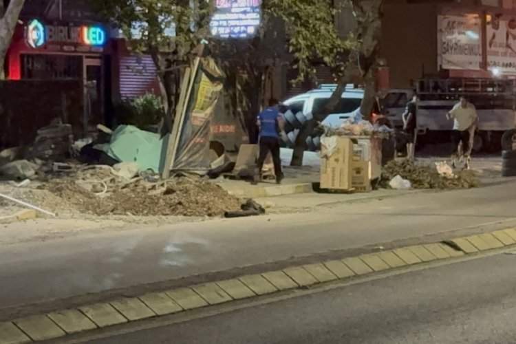 Kazı sırasında doğal gaz borusu delindi, mahalleyi gaz kokusu sardı