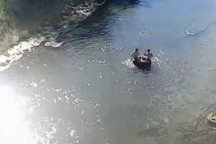 Traktör şambreli ile rafting