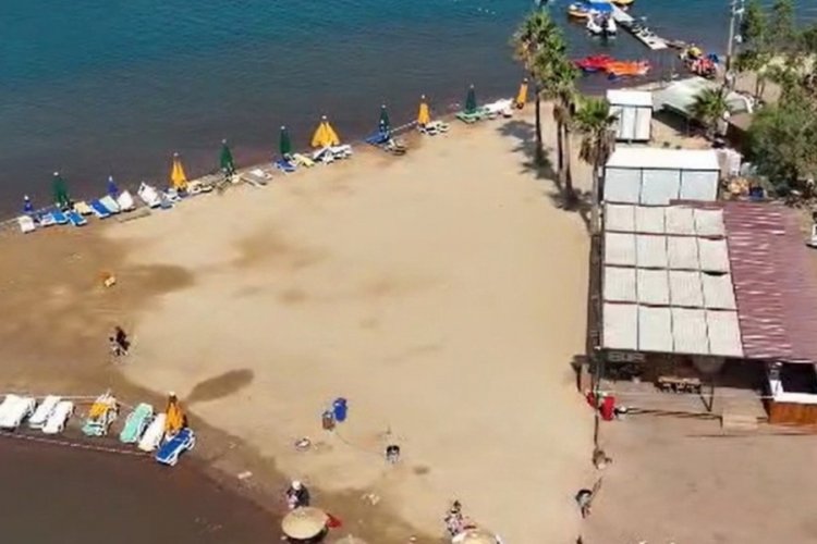Marmaris Kızkumu'nda ruhsatsız yapıya mühür