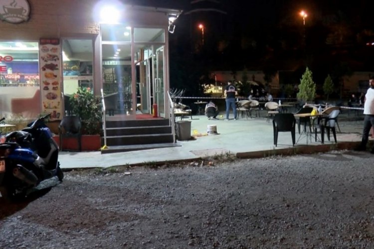 Kafeye kurşun yağmuru: Yaralılar var