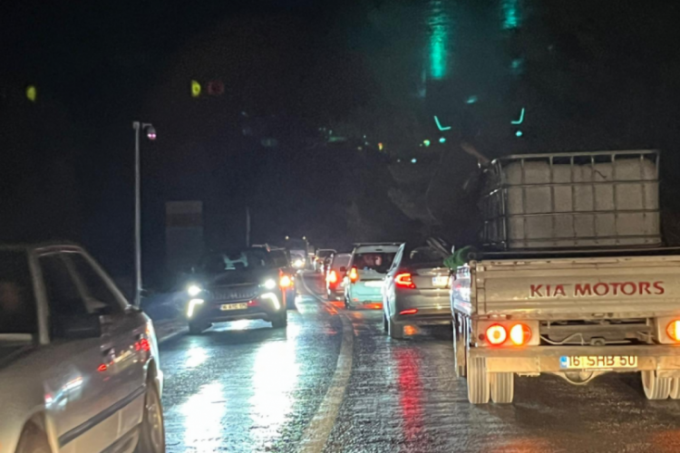 Bursa'da iki ilçeyi birbirine bağlayan yol tekrar trafiğe açıldı!