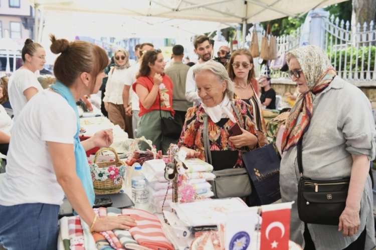 Osmangazi Belediyesi üreten kadınların yanında