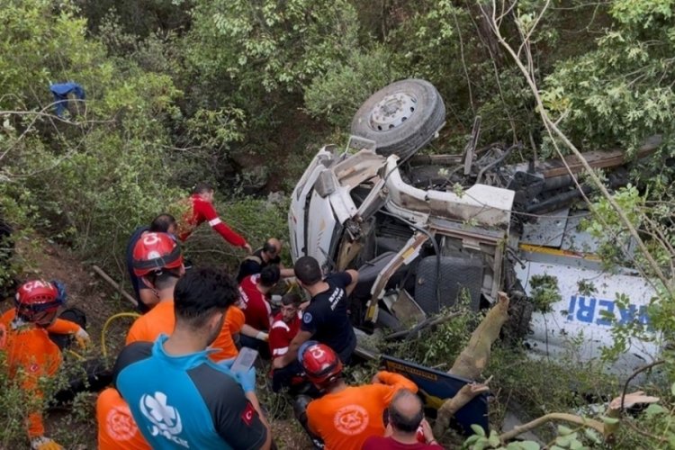 Bursa'daki orman yangınını söndürme çalışmaları sırasında kazada ölen gönüllü Bolu'da defnedildi