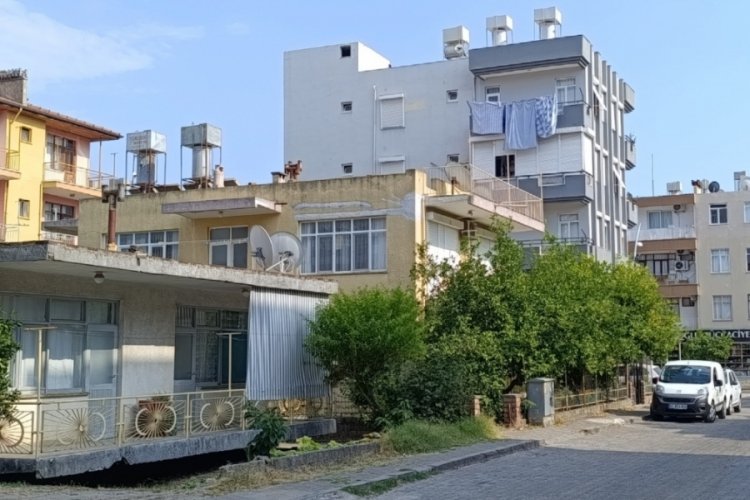 Kız kardeşi tarafından evinde ölü halde bulundu