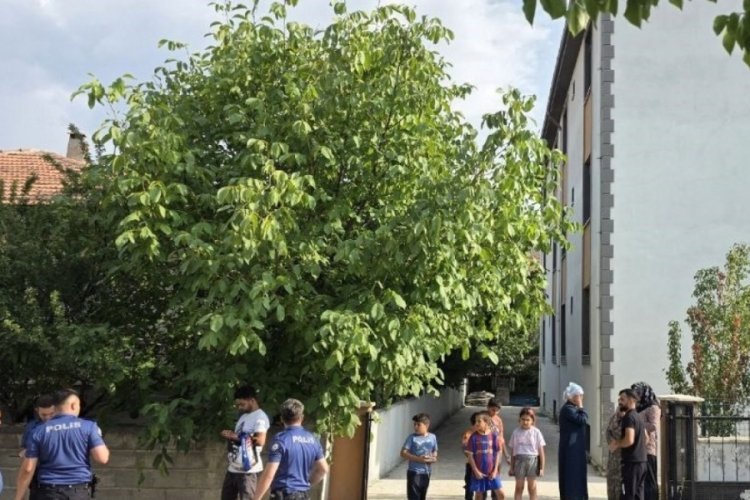 Metrelerce yüksekten düşen kadın ağır yaralandı...