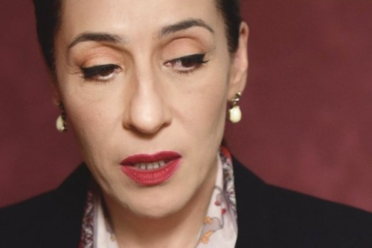  Binnur Kaya: Yanarken birlikte yanıyoruz 