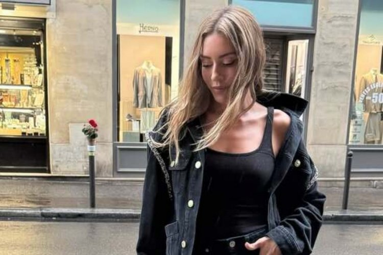 Sinem Kobal Paris'te
