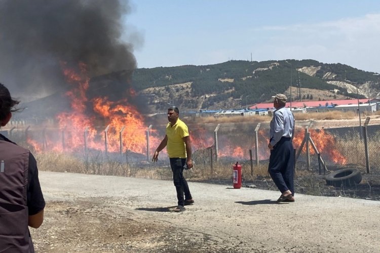 Vatandaşların erken müdahalesi konteyner kenti yanmaktan kurtardı