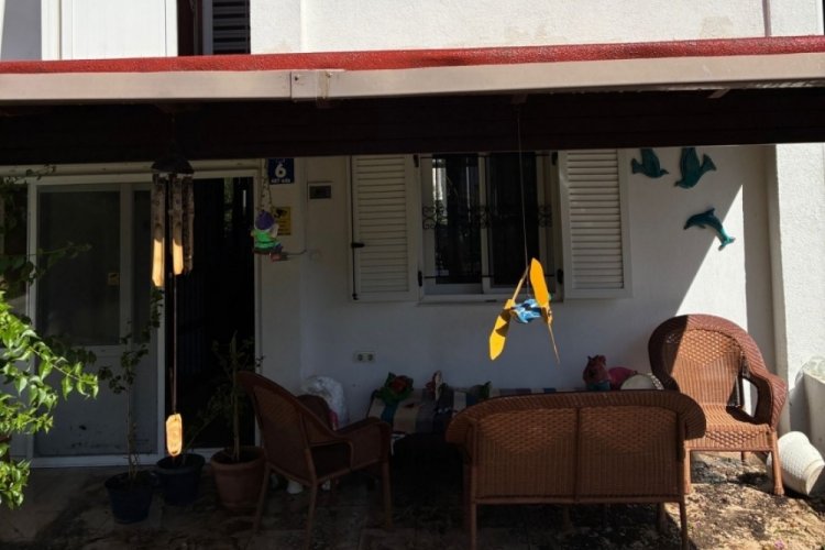 Bodrum'da ana su isale hattı patladı, yol çöktü