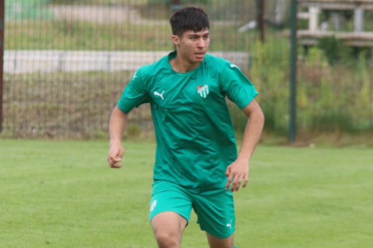 Bursaspor'un genç oyuncusuna U17'den davet!