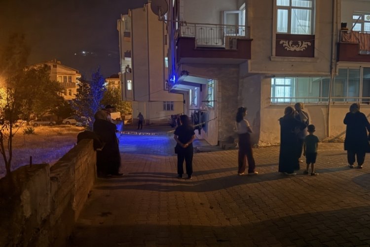 Pencereden düşen 2 buçuk yaşındaki çocuk hayatını kaybetti!