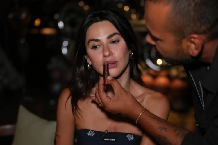 Nesrin Cavadzade 42 oldu!