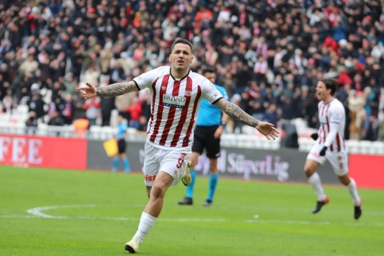 Sivasspor Rey Manaj takımdan ayrıldı!