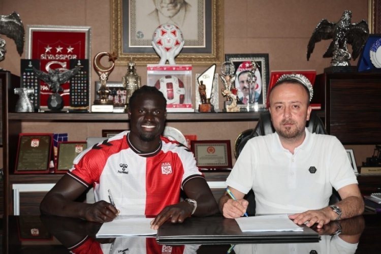 Sivasspor, transferleri peş peşe açıklıyor