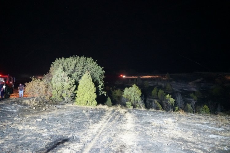 Ormanlık alana sıçrayan yangına ekiplerden hızlı müdahale