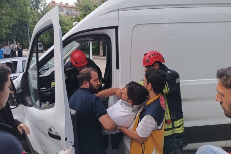 Araçta fenalaşan vatandaş kurtarıldı