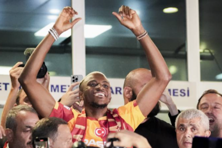 Tarihe geçen Osimhen transferi Avrupa basınında